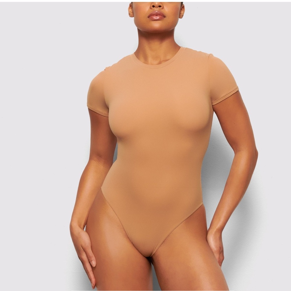 SKIM Fits Everybody T-Shirt Bodysuit Ochre S